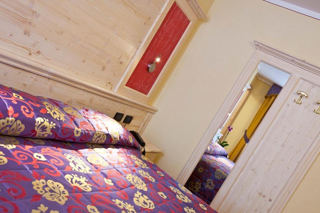 Hotel Val Di Sole Mezzana Szoba fotó